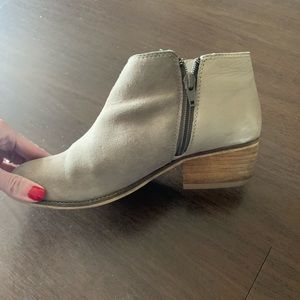 Beigie dune London booties , size 38/8